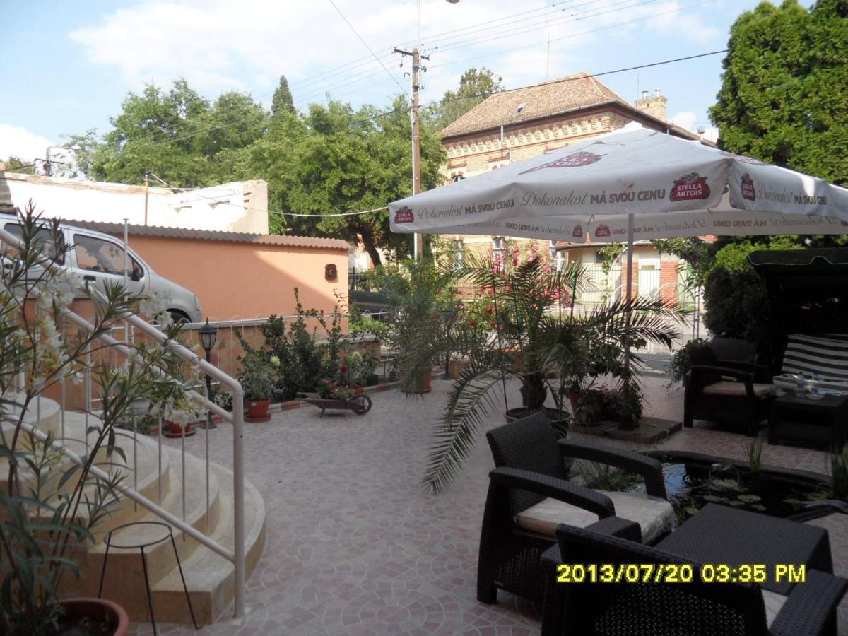 Kalman Panzio Bed & Breakfast Szeged Exterior photo